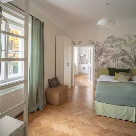 Gemuetliche In Geidorf Mit Garten- Grazer Dom-naehe By Interhome