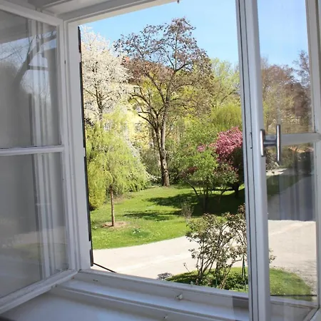 Gemuetliche In Geidorf Mit Garten- Grazer Dom-naehe By Interhome * 格拉茨