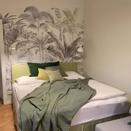 Gemuetliche In Geidorf Mit Garten- Grazer Dom-naehe By Interhome 格拉茨